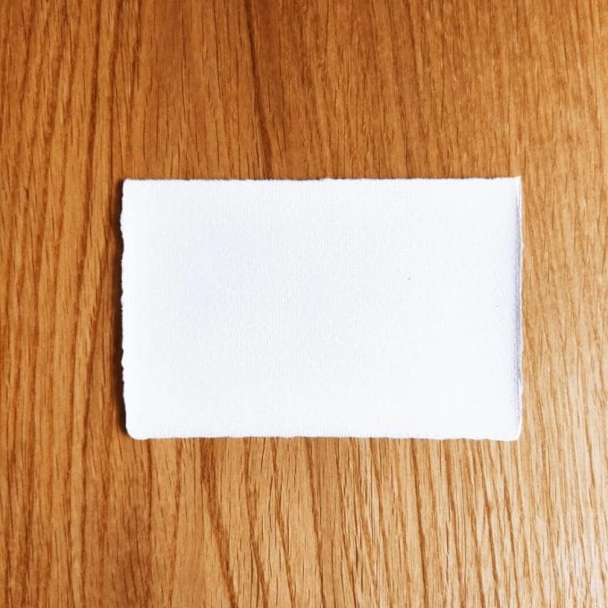Invito per ricevimento in carta fatta a mano di Amalfi colore avorio. Misura 13x8