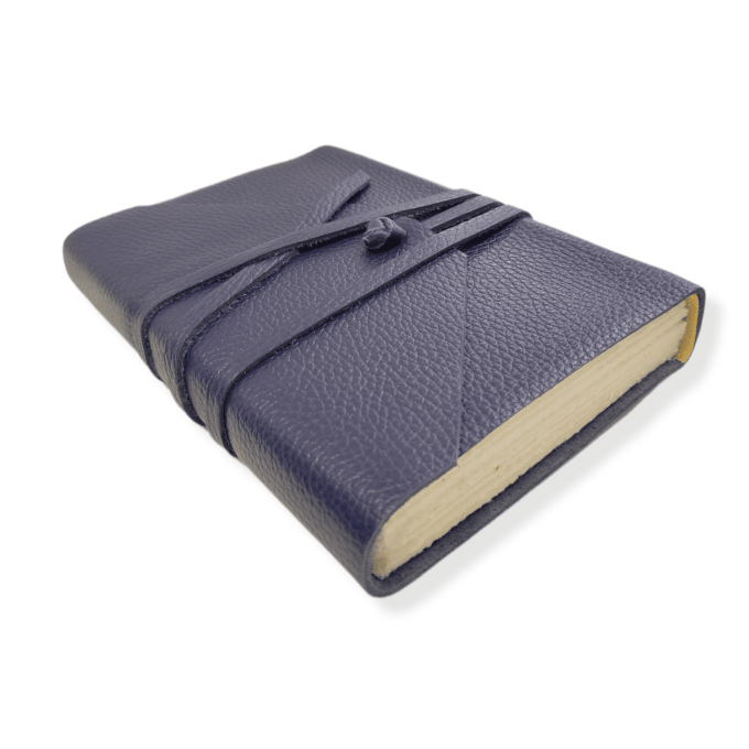 Blue leather journal with inside pages in 100% cotton Amalfi handmade paper. Size 18 x 13 cm.