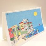 Cartoline personalizzate in carta di Amalfi. Questo modello, con illustrazione di una spiaggia della costiera amalfitana,