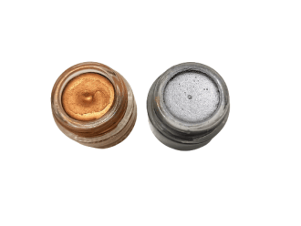 Crema per sigilli in ceralacca su partecipazioni in carta Amalfi. Colore oro e argento.