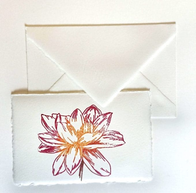 Placeholder and envelope in Amalfi handmade paper with decoration of a purple Dahlia