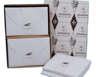 Confezione con cartoncini per carta da lettere e buste avorio in carta di Amalfi