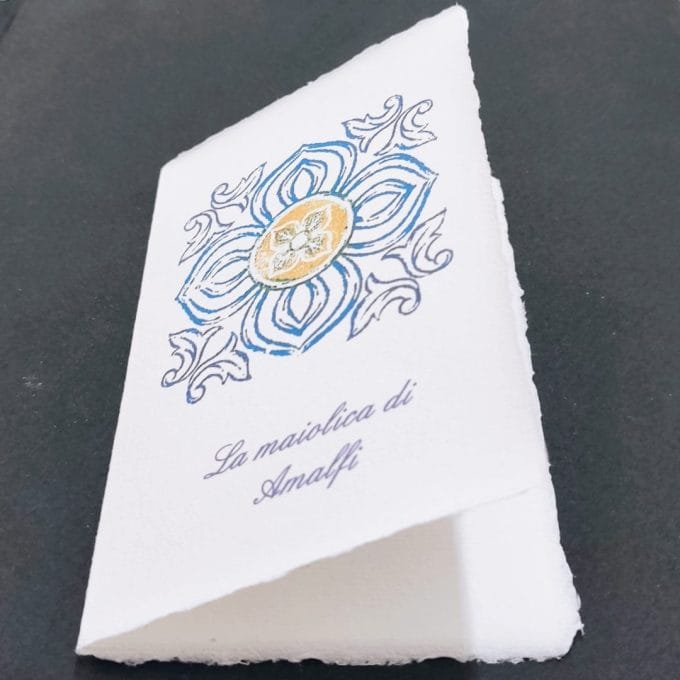 Folding card with blue majolica