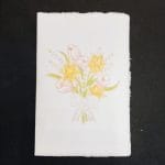 Biglietto di auguri in carta di Amalfi con bouquet giallo decorato ad acquerello da Lo Scrigno di Santa Chiara