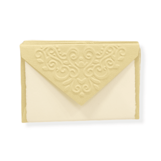 Biglietto e busta in carta di Amalfi color nocciola. con decori in riliev