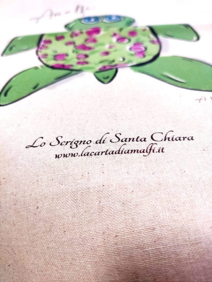 Shopper bag " The sea turtle" Shopper bag with an illustration of a stylized turtle made exclusively by the artistic workshop of Lo Scrigno di Santa Chiara